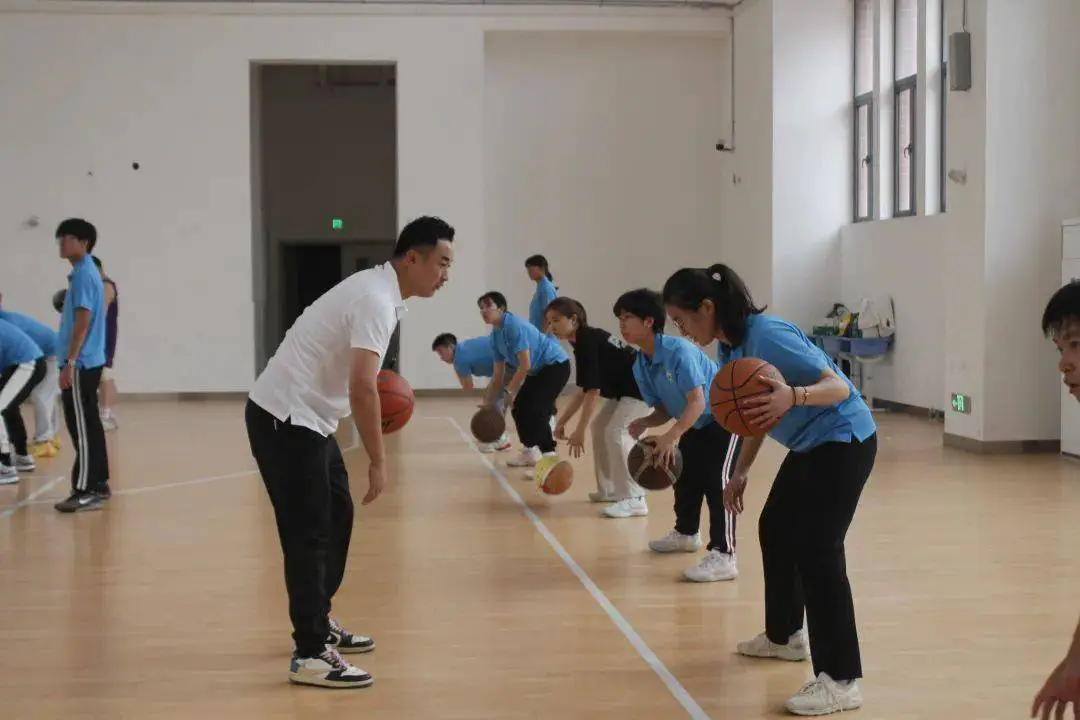 青少年篮球体能训练重点内容为_2